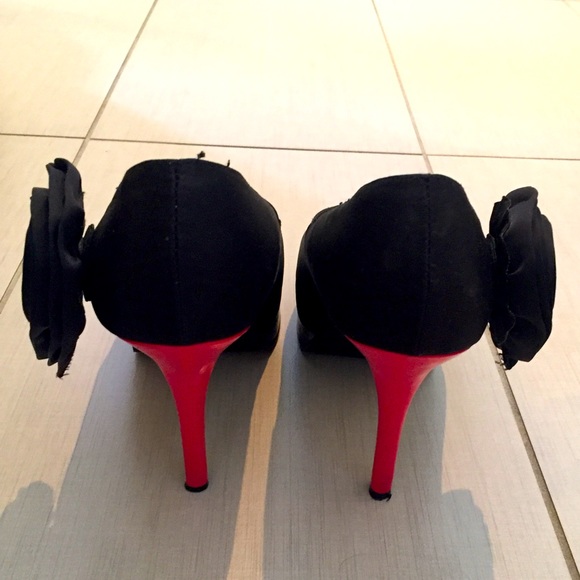 Dollhouse Peep-toe Black Satin Pumps - 10.5 - Picture 3 of 3